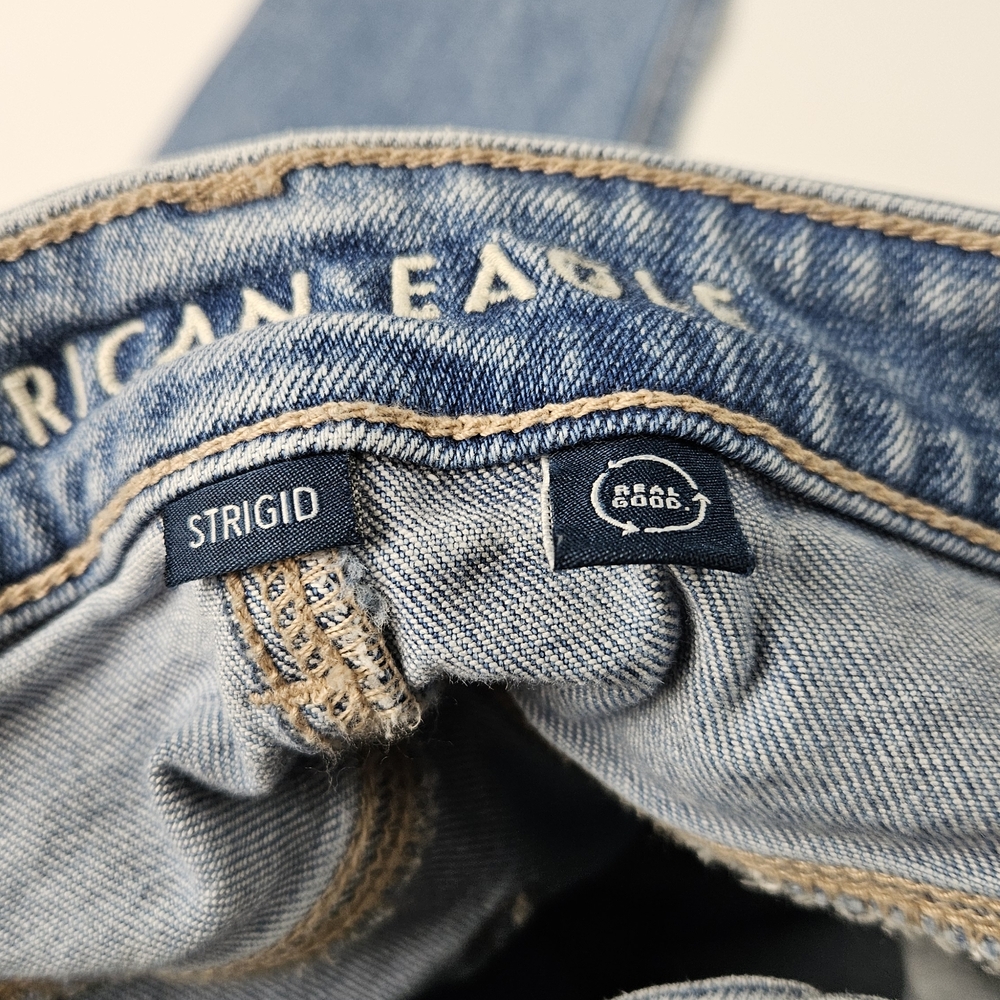 American Eagle Outfitters Strigid Ripped Mom Jean In Blue - Picture 6 of 8